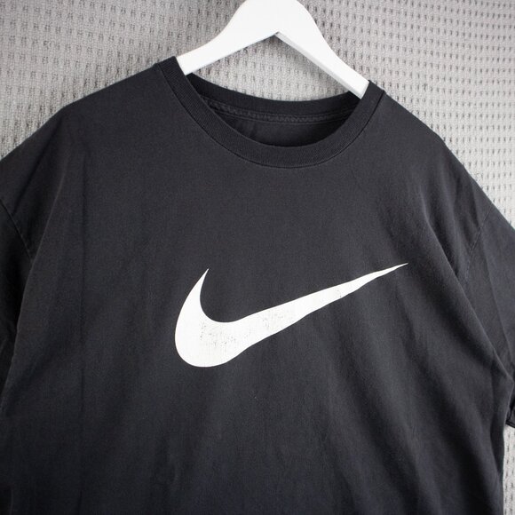 Nike The Athletic Dept Regular Fit Graphic Tee - Picture 4 of 8